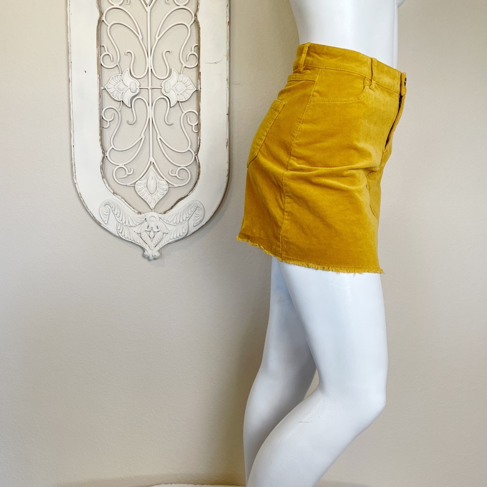 ❌SOLD❌ Forever 21 | Womens Harvest Gold Corduroy Fray Mini Skirt | Size: S - Picture 4 of 6
